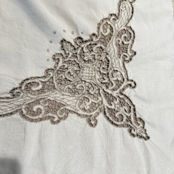 Battenburg Lace Tablecloth and 8 Napkins Linen Off White Beige Trim Vintage - Picture 9 of 16